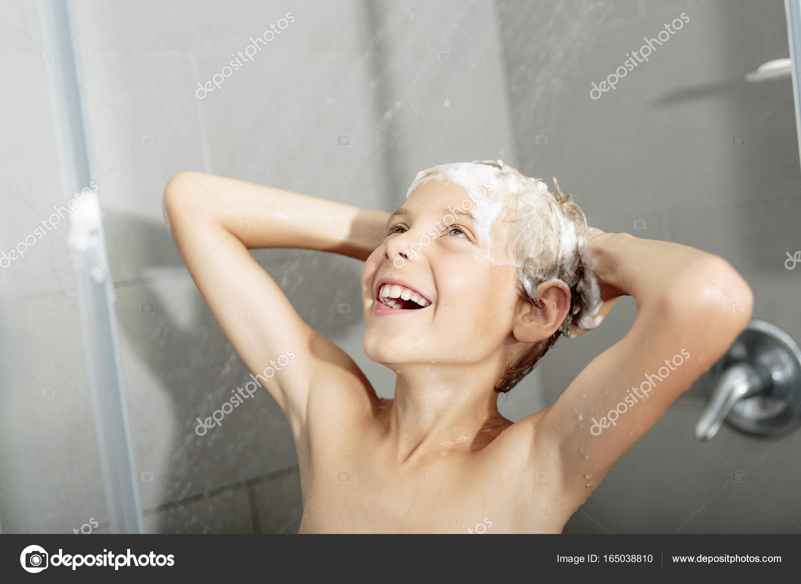 Teen in der dusche